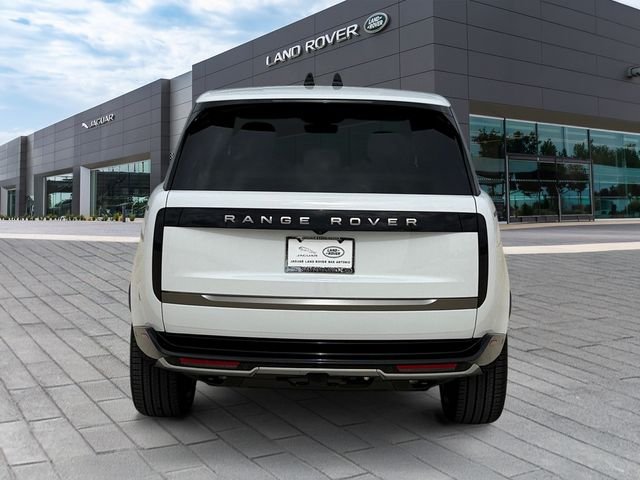 New 2026 Fuji White Land Rover SE image 4