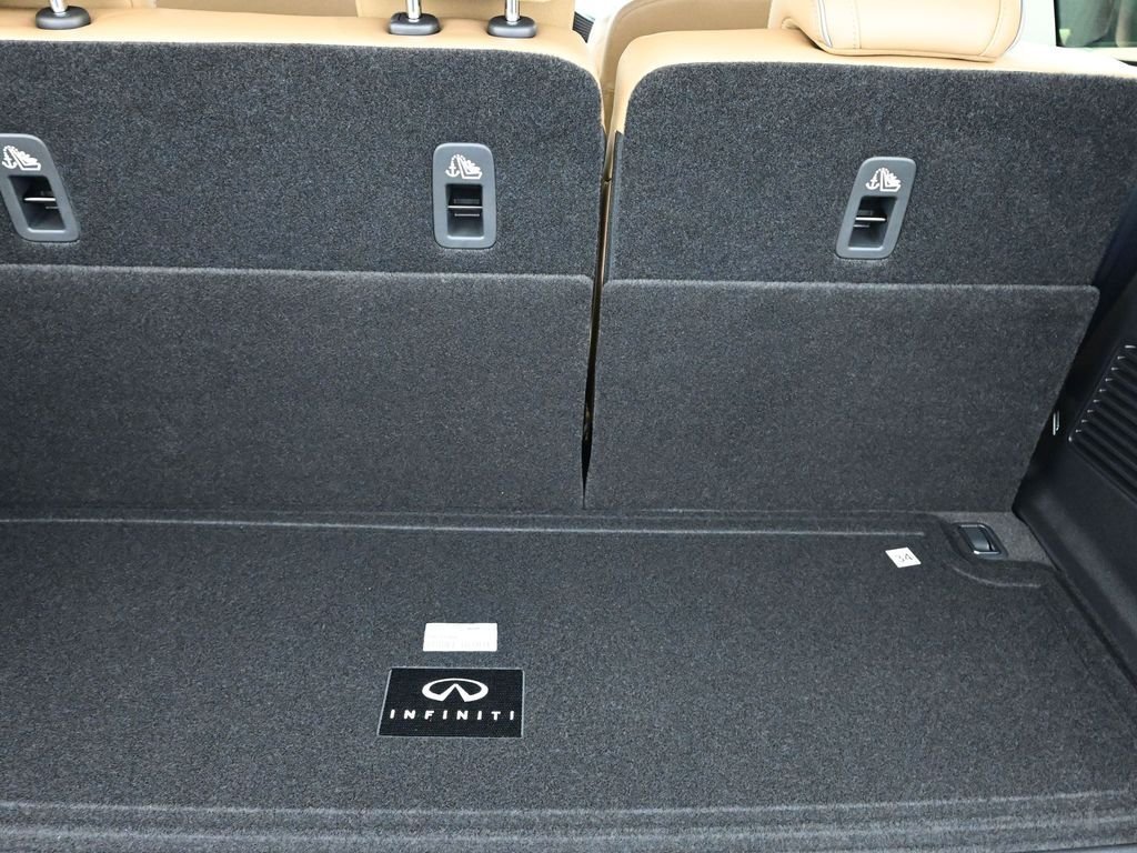 New 2026 Black INFINITI LUXE image 13