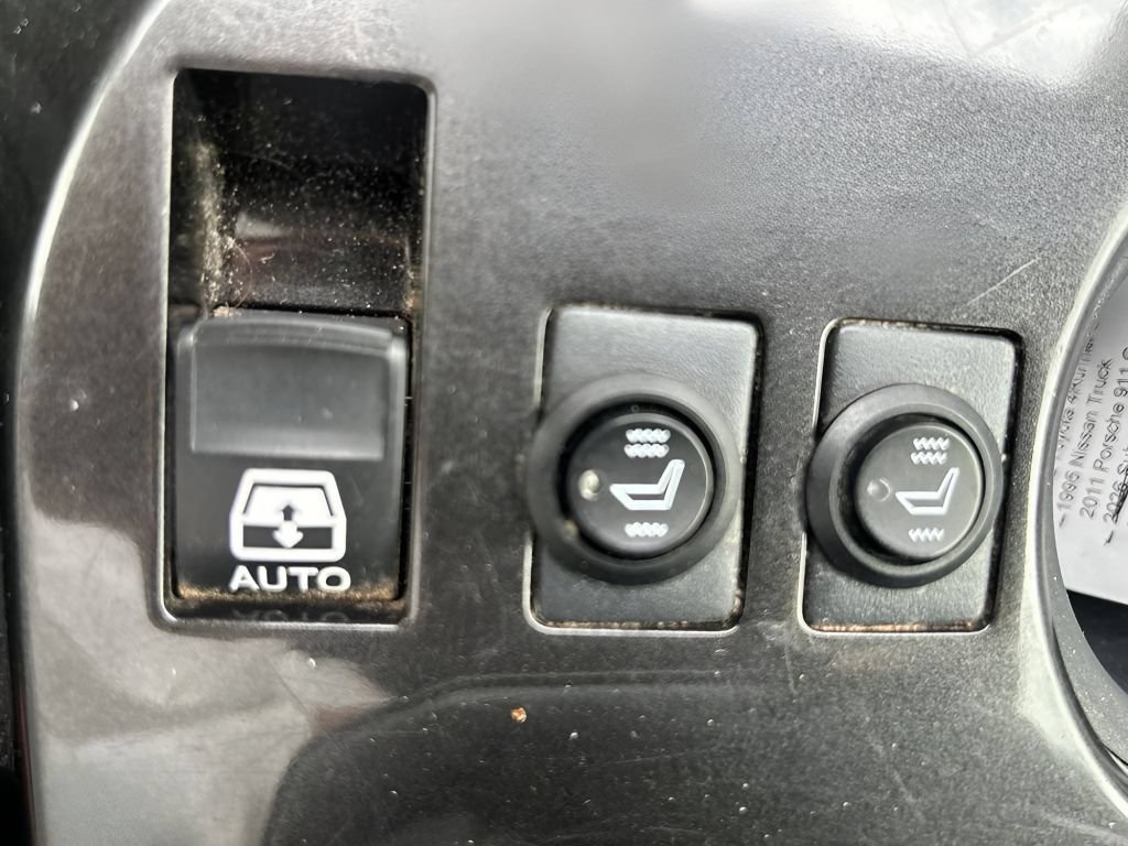 Used 2016 Classic Silver Metallic Toyota Trail image 27