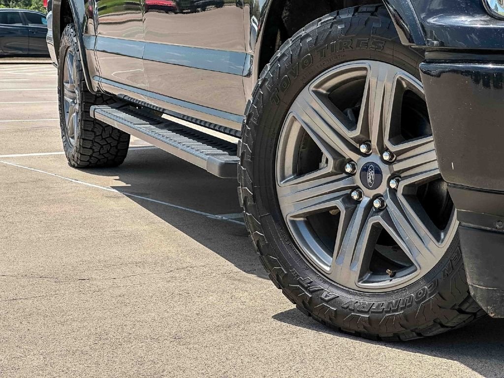 Used 2020 Black Ford Lariat image 9