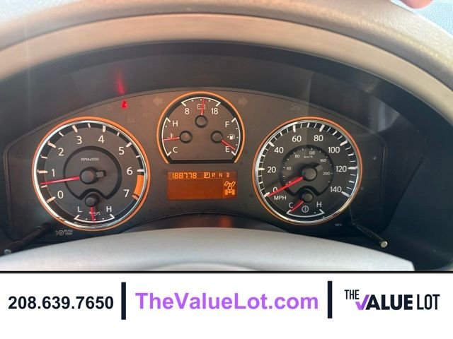 Used 2010 White Nissan Platinum image 31