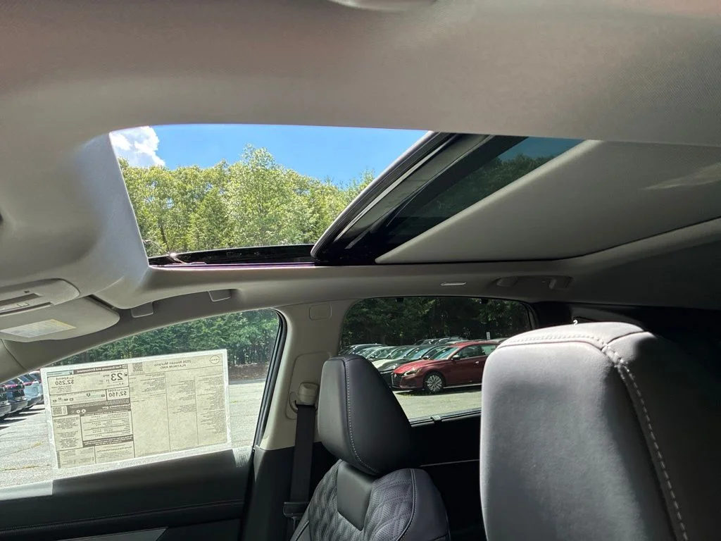 New 2026 Boulder Gray Pearl / Super Black Two-tone Nissan Platinum image 24