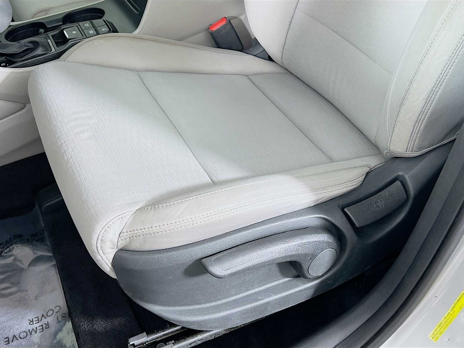 Used 2020 Stellar Silver Hyundai SE image 19
