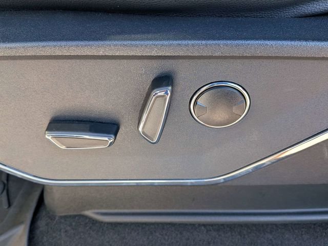 Used 2023 White Ford Lariat image 19