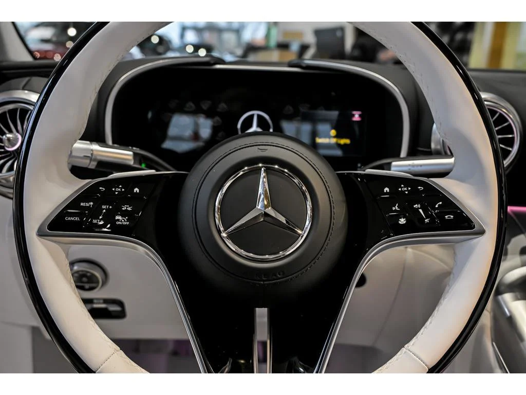 New 2026 MANUFAKTUR garnet red metallic (Red Ambiance) Mercedes-Benz Mercedes-Maybach SL 680 image 63
