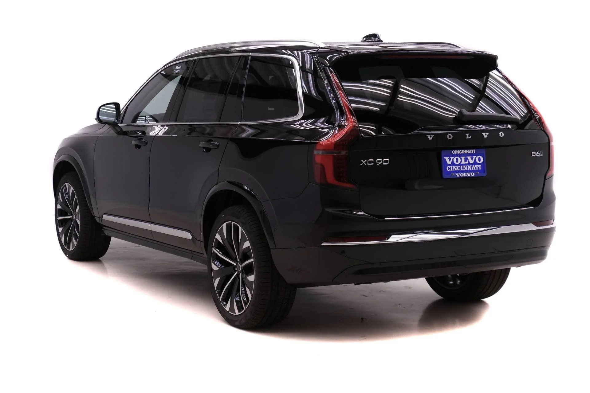 New 2026 Onyx Black Volvo Plus image 5