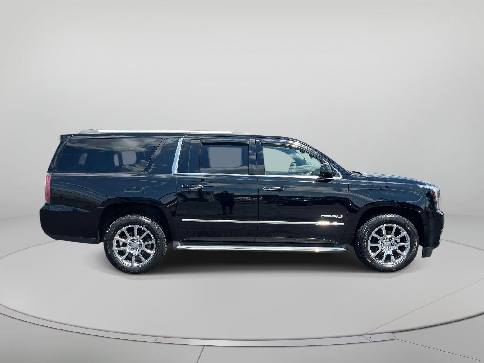 Used 2015 GMC Yukon XL Denali with VIN 1GKS2JKJ5FR204624 for sale in Bristol, VA