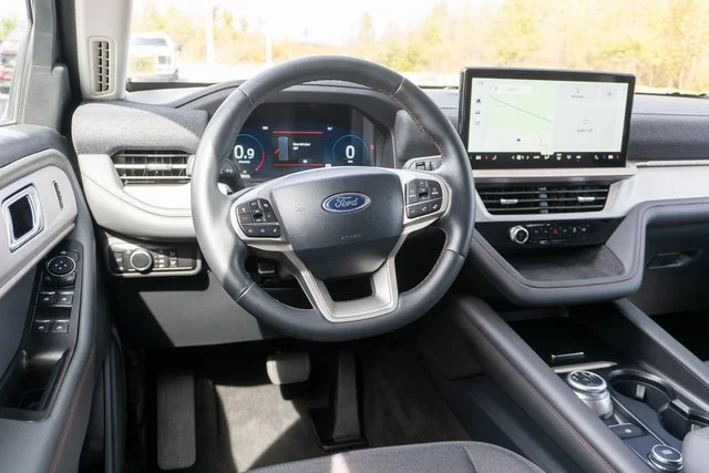 Used 2025 Gray Metallic Ford Active image 13