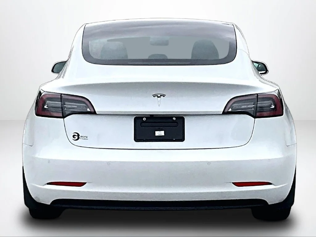 Used 2019 White Tesla Standard Range Plus image 5