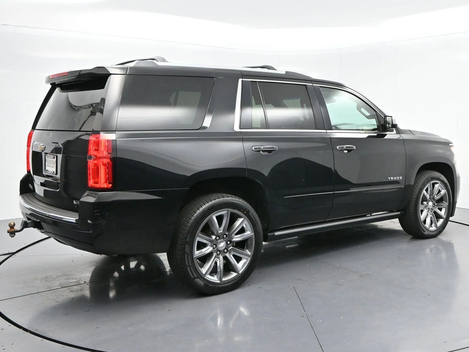 Used 2018 Black Chevrolet Premier image 7