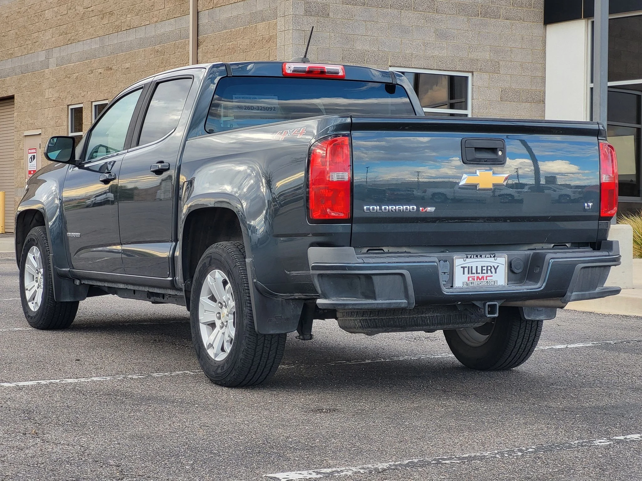 Used 2018 GRAPHITE METALLIC Chevrolet 4WD LT image 5