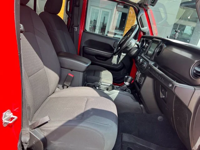 Used 2023 Red Jeep Sport S image 27