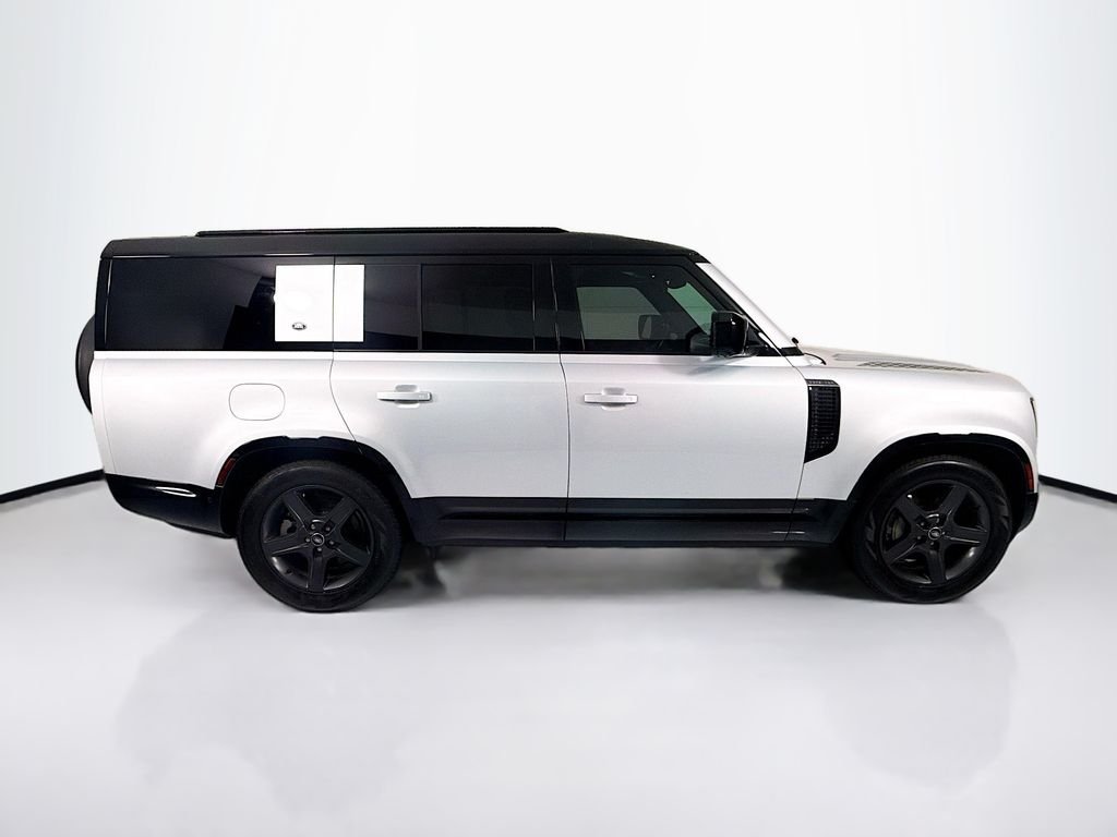 Certified Used 2023 Hakuba Silver Metallic Land Rover X-Dynamic SE image 4