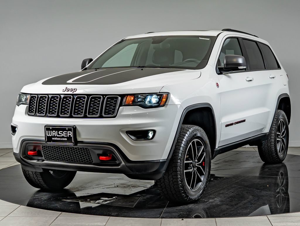 Used 2019 Bright White Clearcoat Jeep Trailhawk image 1