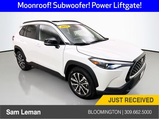 Used 2025 Beige Toyota XLE image 1