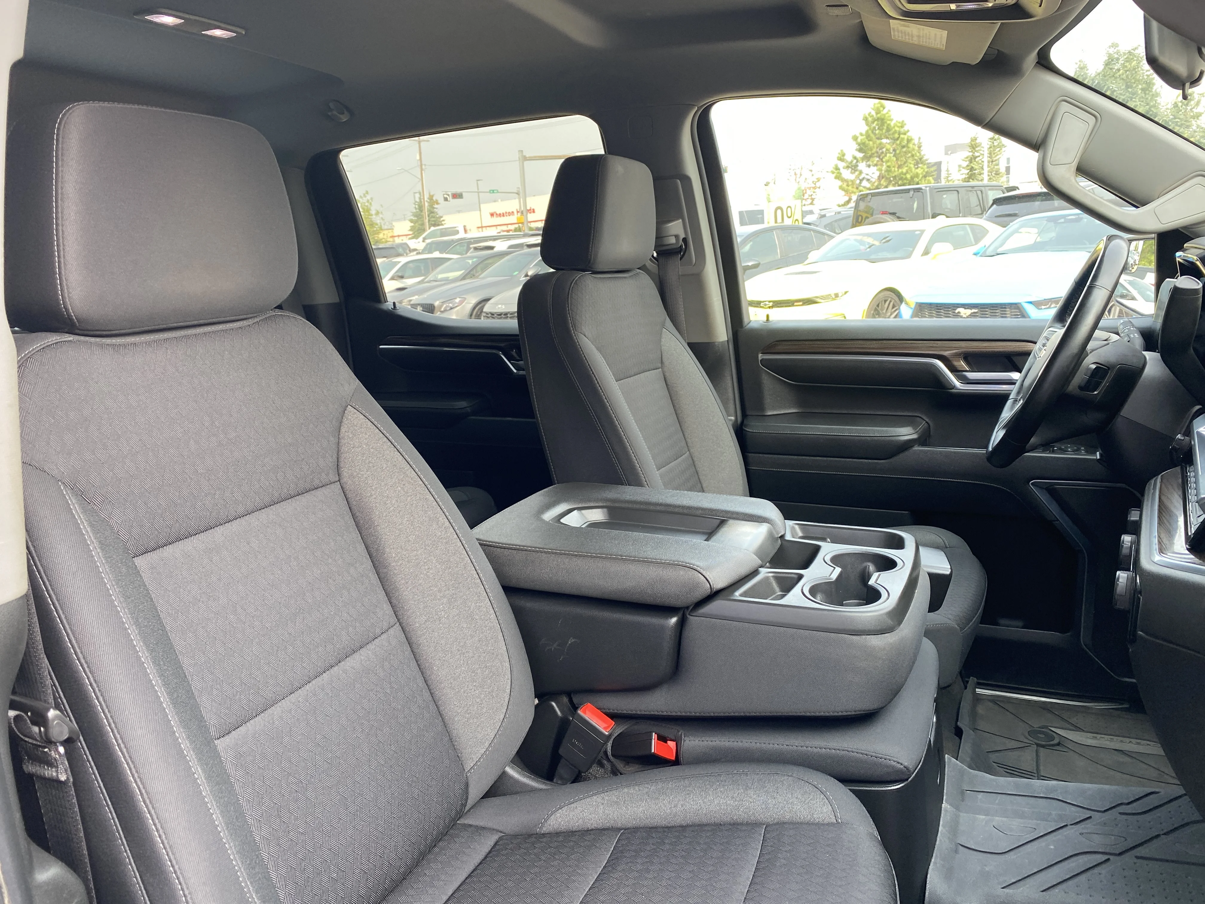 Used 2023 White Chevrolet LT Crew Cab  * Z71 OFF ROAD * HEATED SEATS * image 20