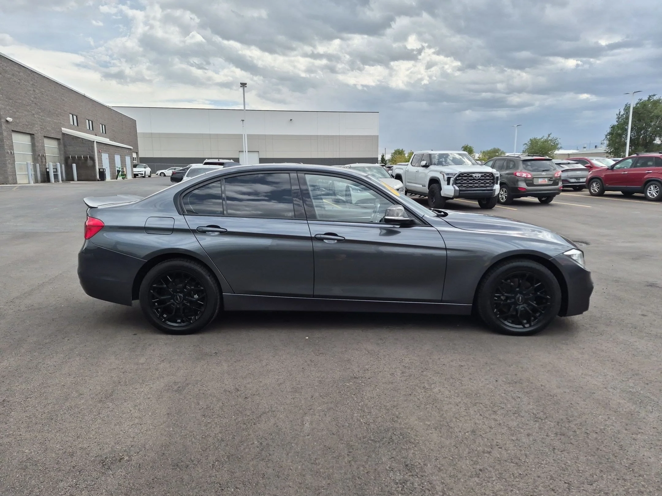 Used 2016 Mineral Gray Metallic BMW 328i xDrive image 6