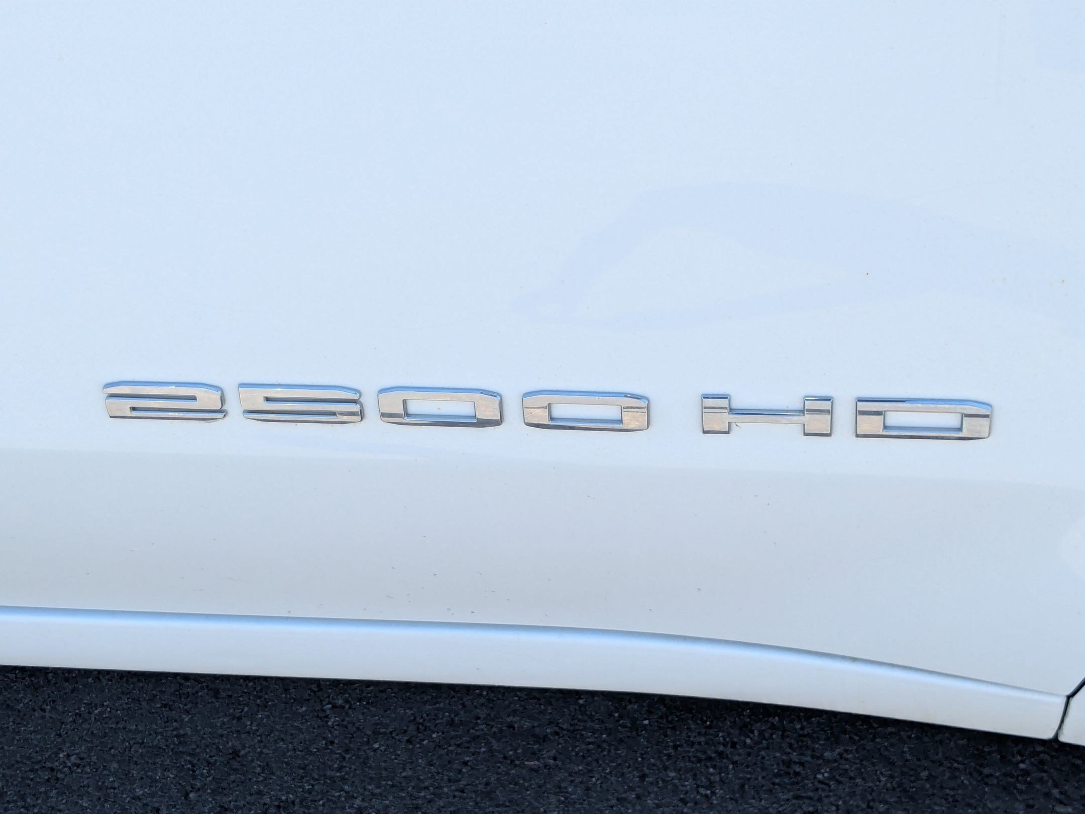 Used 2023 SUMMIT WHITE GMC SLT image 13