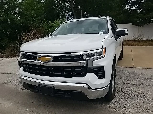 Used 2022 White Chevrolet LT image 11