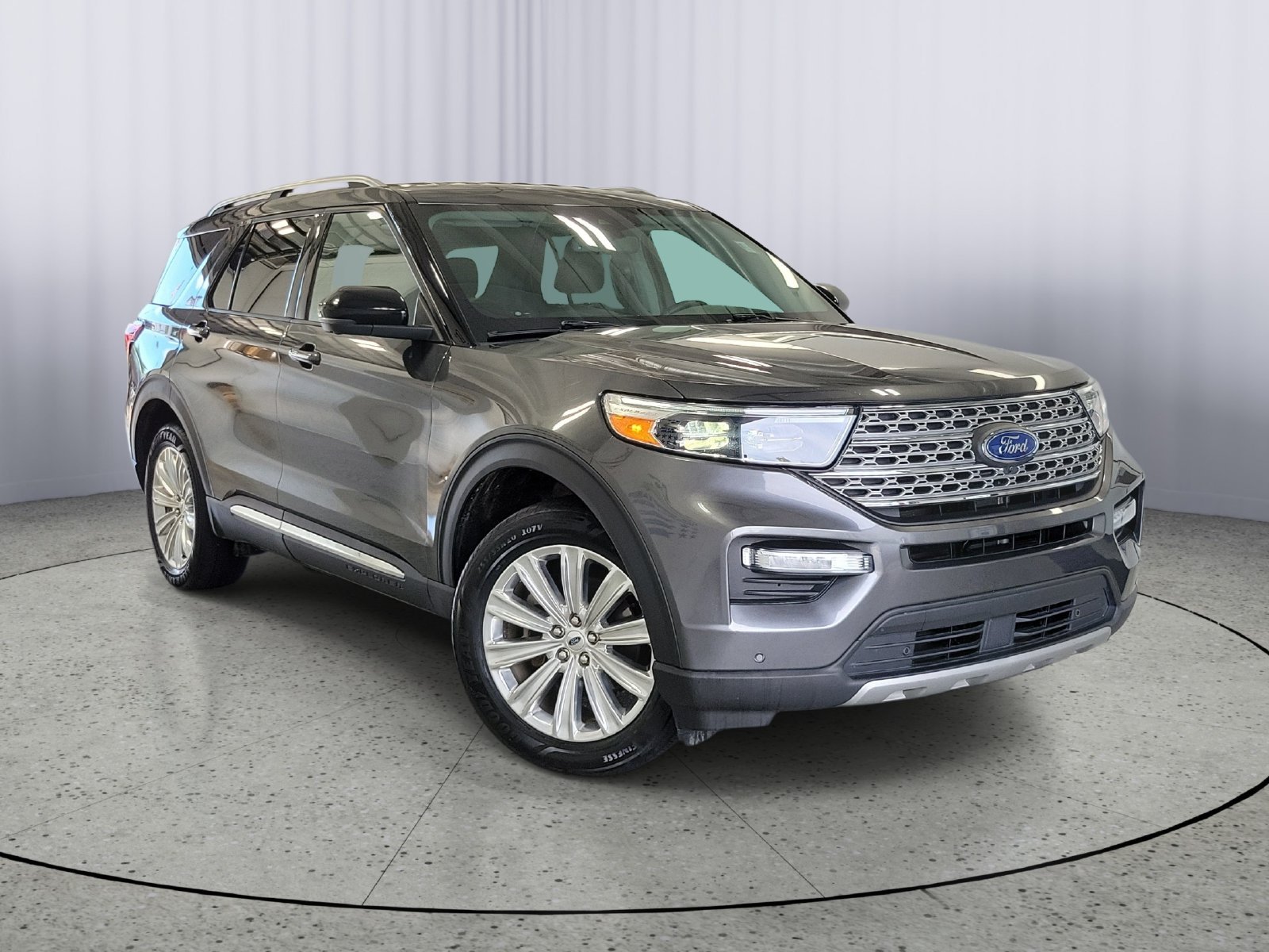 Used 2020 Gray Ford Limited image 1