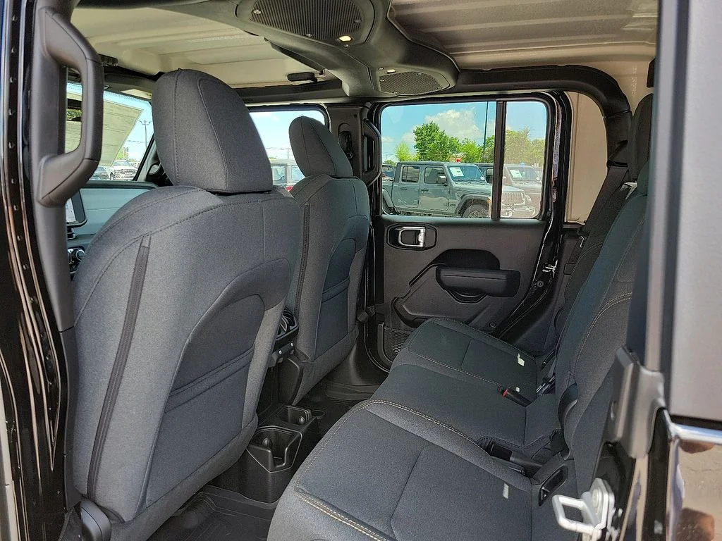 2025 Jeep Gladiator Sport S - Photo 9