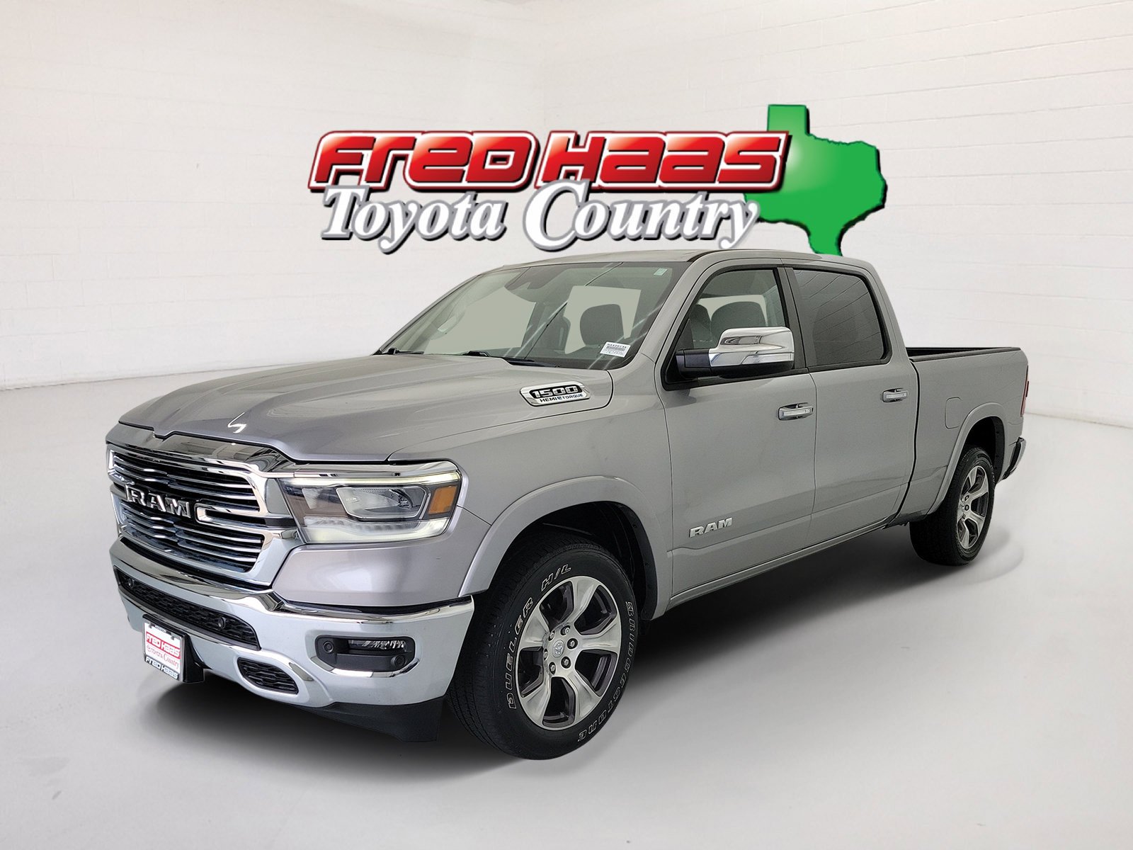 Used 2022 Billet Silver Metallic Clearcoat Ram Laramie image 1