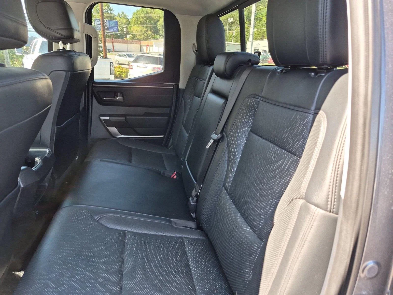 Used 2022  Toyota SR5 image 31