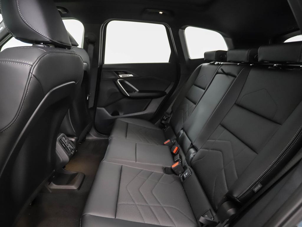 Used 2026 Green Metallic BMW xDrive28i image 22