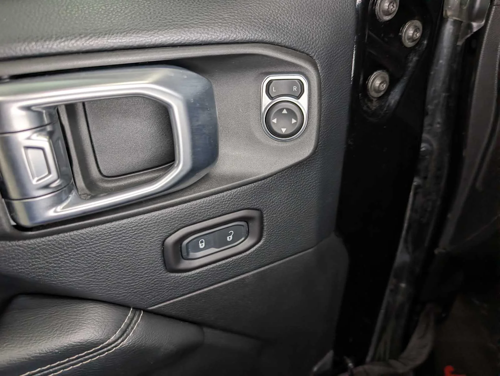 Used 2018 Black Clearcoat Jeep Sahara image 29