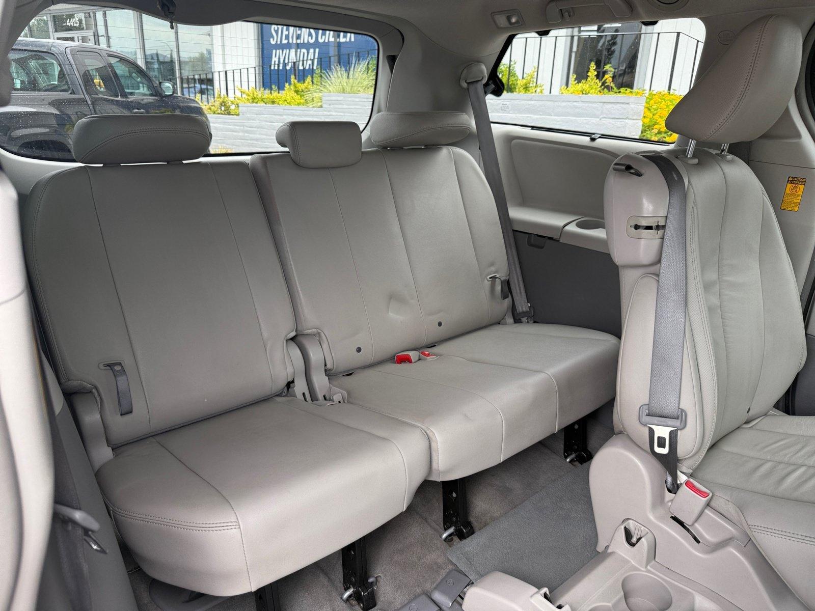 Used 2014 Silver Sky Metallic Toyota XLE image 21