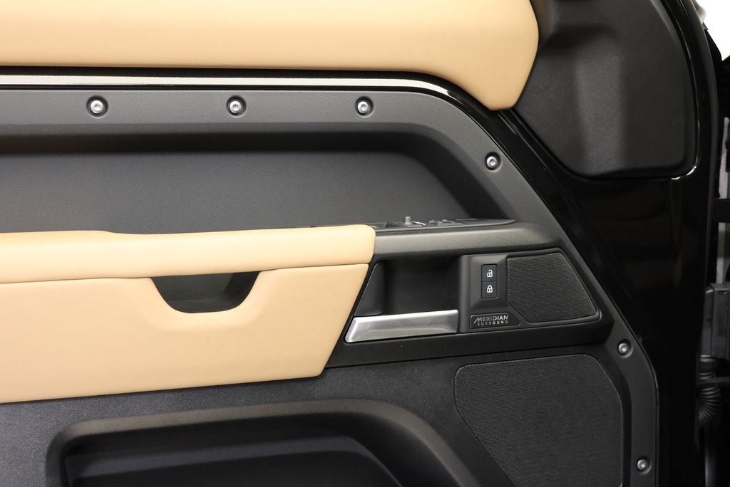 2026 Land Rover Defender V8 - Photo 26