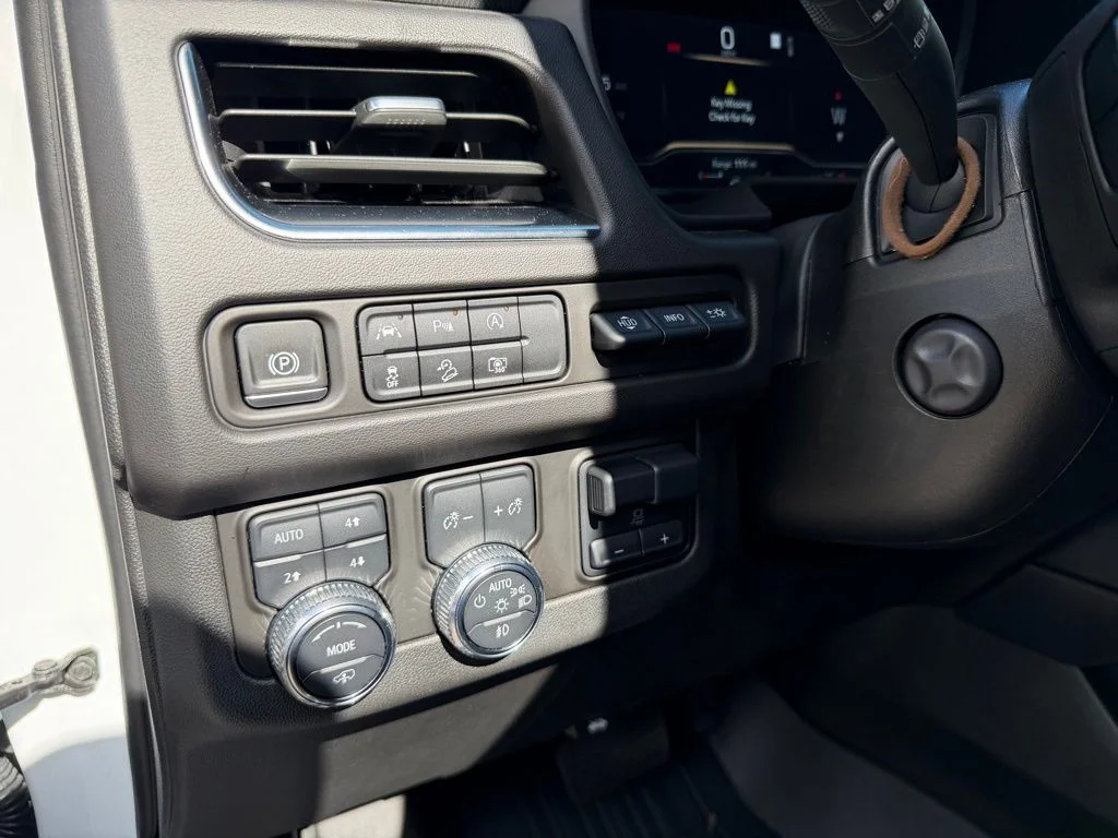 Used 2024 White GMC AT4 image 21