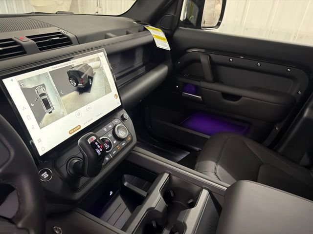 New 2026 Santorini Black Land Rover S image 31