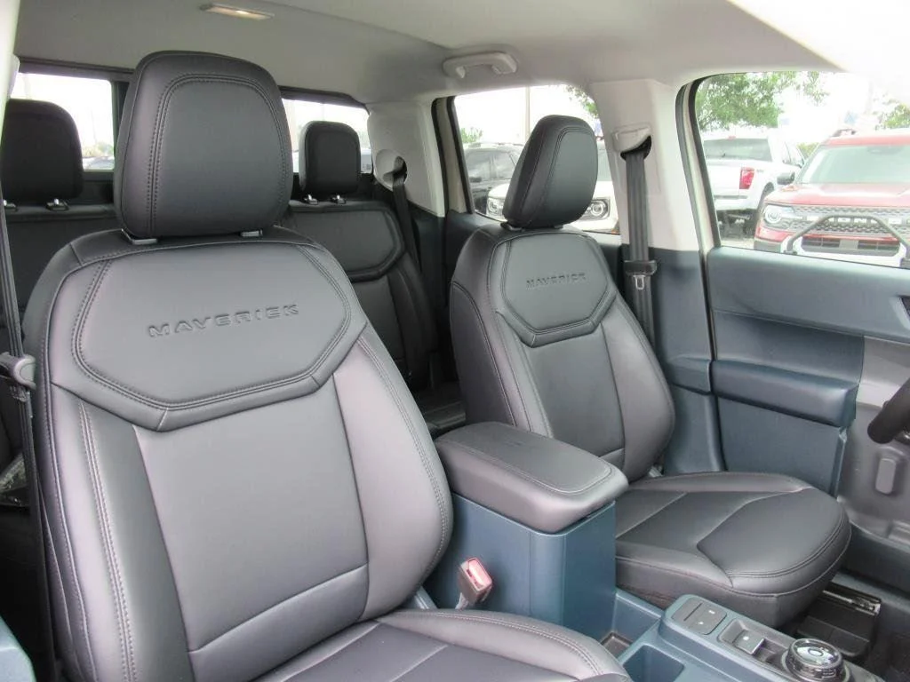 New 2025 Desert Sand Ford Lariat® image 10