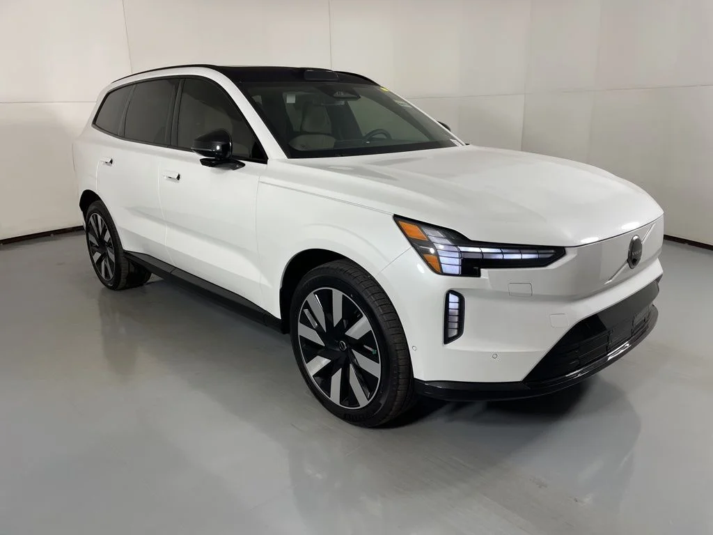 Used 2025 White Volvo Twin Motor Performance Plus image 2