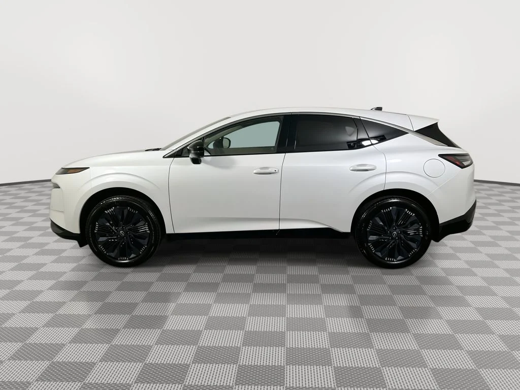 New 2026 White Nissan Platinum image 5