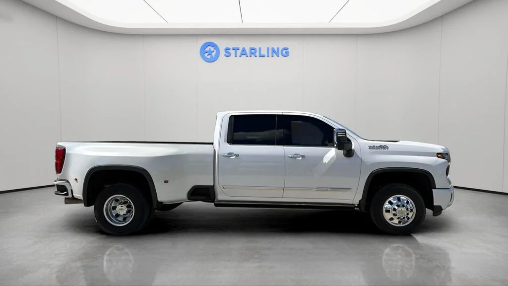 Used 2024 Iridescent Pearl Tricoat Chevrolet High Country DRW image 12