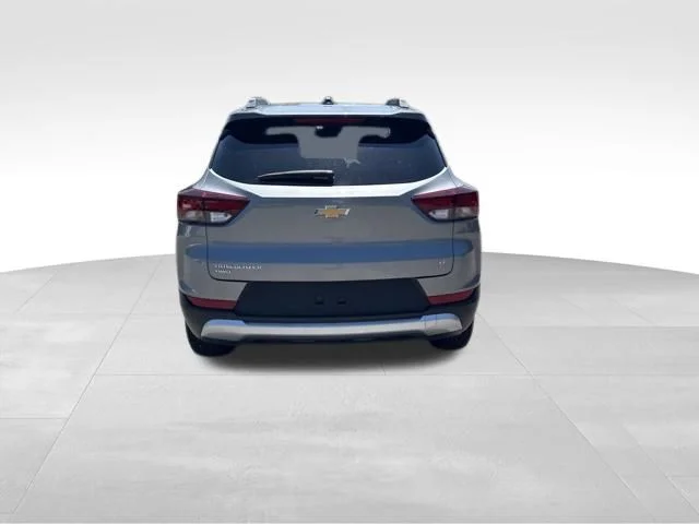 Used 2025 Gray Chevrolet LT image 7