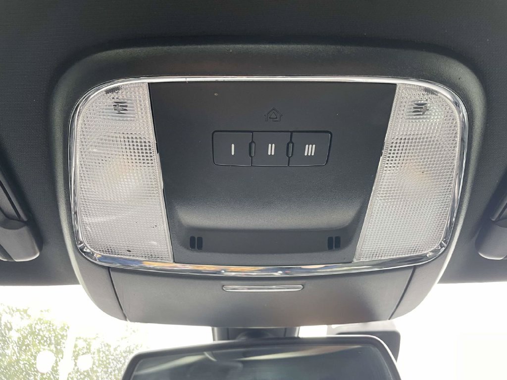 Used 2023 White Dodge SXT image 29