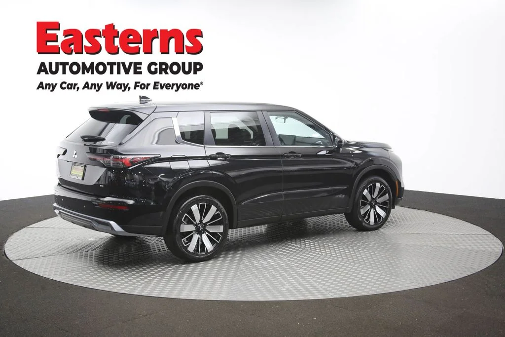 Used 2025 Black Mitsubishi SE image 43