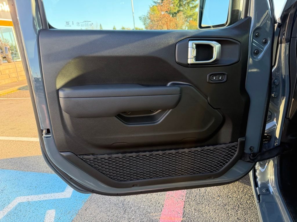 New 2026 Anvil Clear-Coat Exterior Paint Jeep Sport image 12