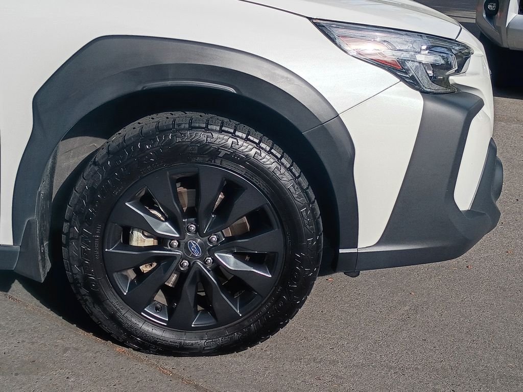 Used 2025 Crystal White Pearl Subaru Onyx Edition XT image 2