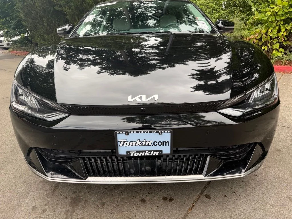 Certified Used 2024 Aurora Black Pearl Kia Wind image 9