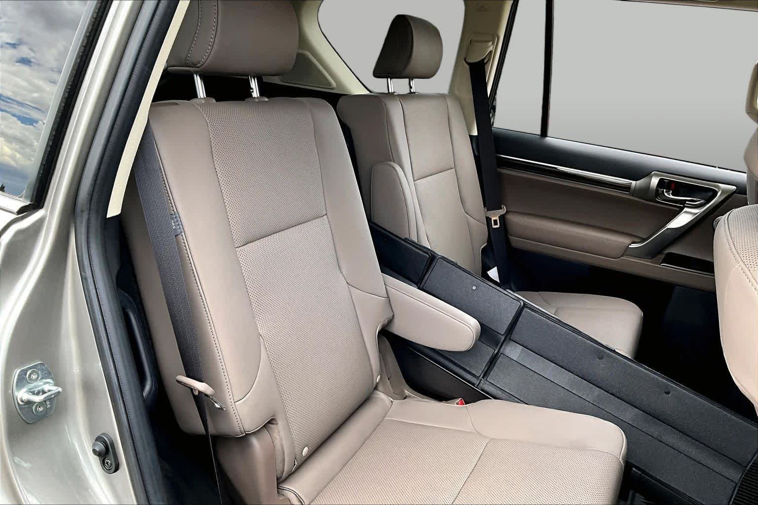 Used 2023 Atomic Silver Lexus Premium image 17