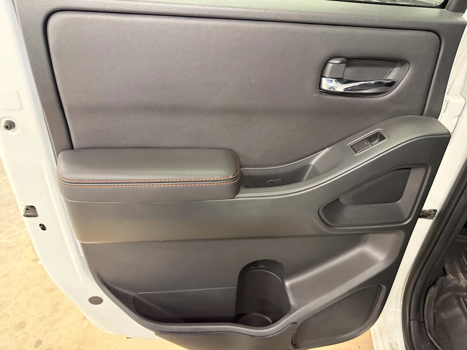 Used 2023 White Nissan PRO-4X image 23