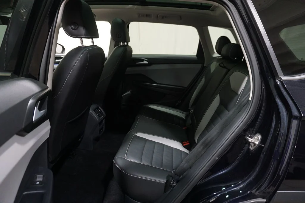 Certified Used 2023 Black Volkswagen 1.5T SEL image 14