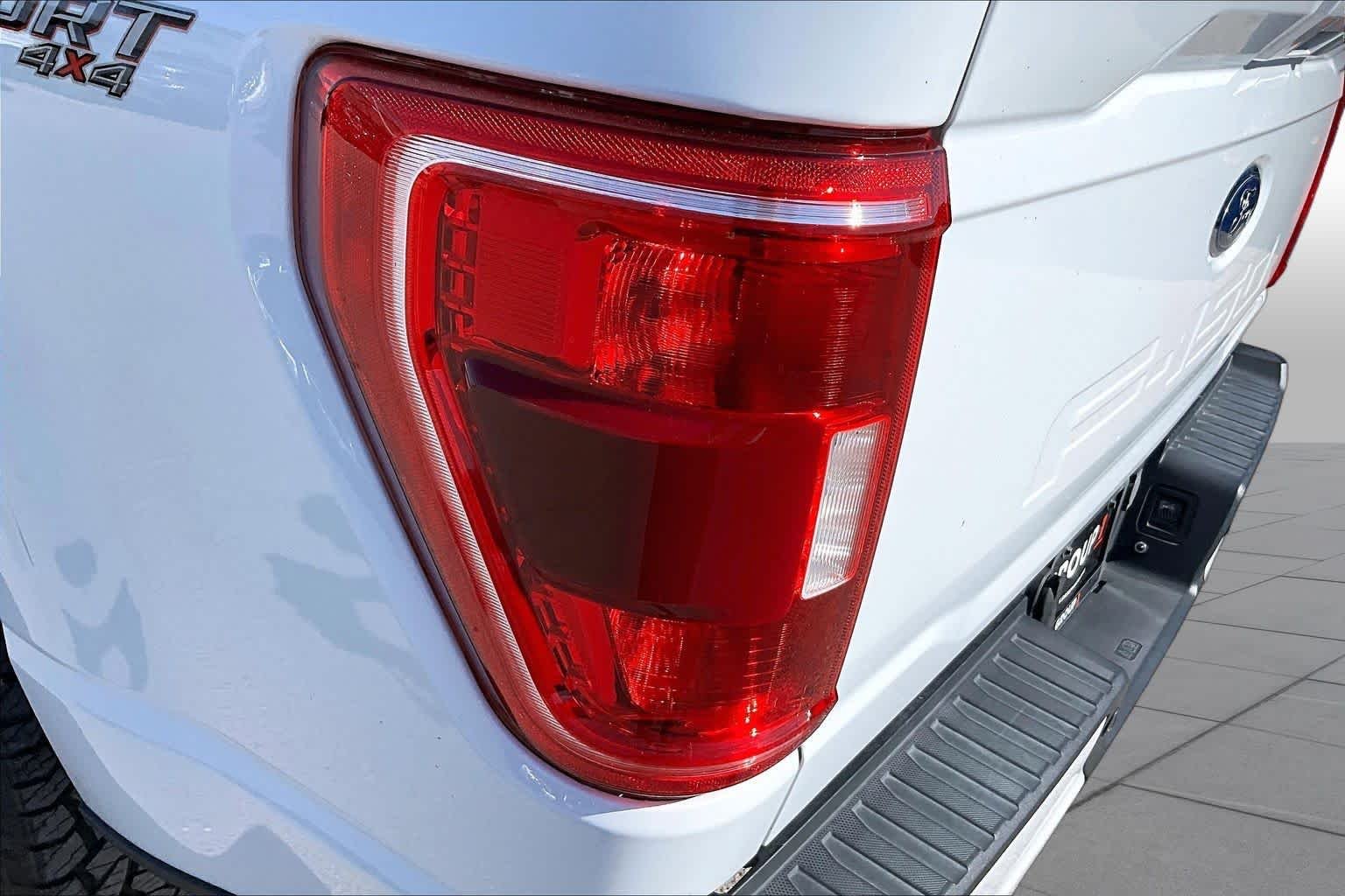 Used 2023 Oxford White Ford XLT image 28