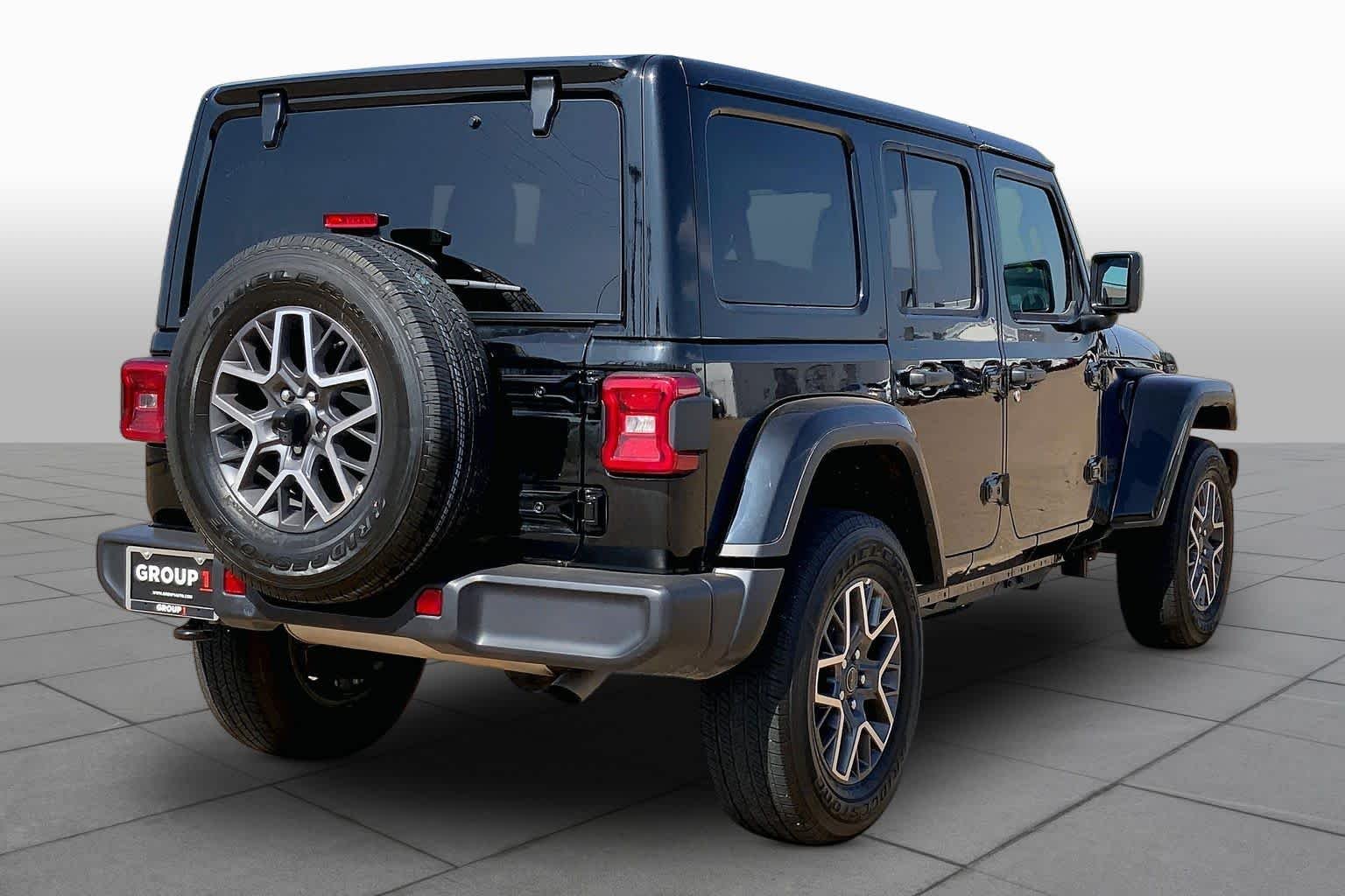 Used 2025 Black Clearcoat Jeep Sahara image 13