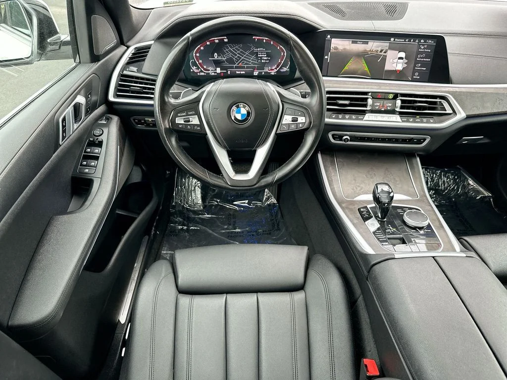 Used 2021 White BMW xDrive40i image 10