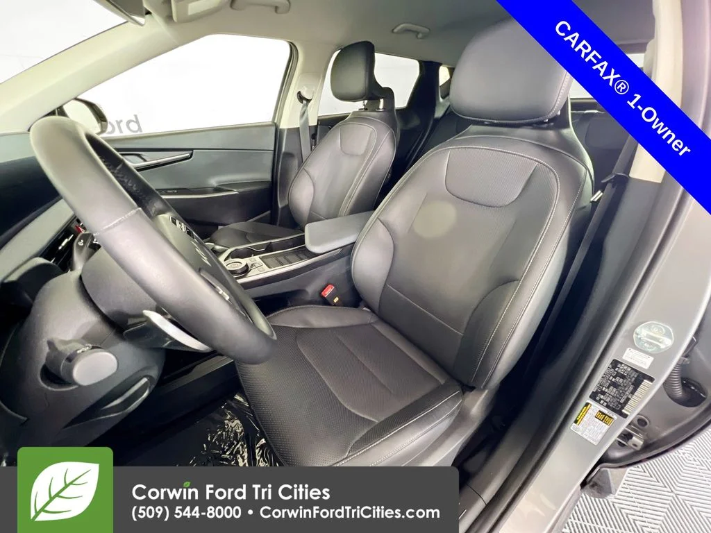 Used 2024 Gray Kia Wind image 26